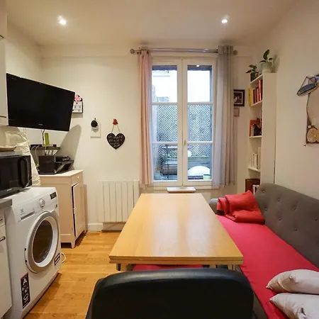 Nice Apartment With Terrace In Paris Apartment *